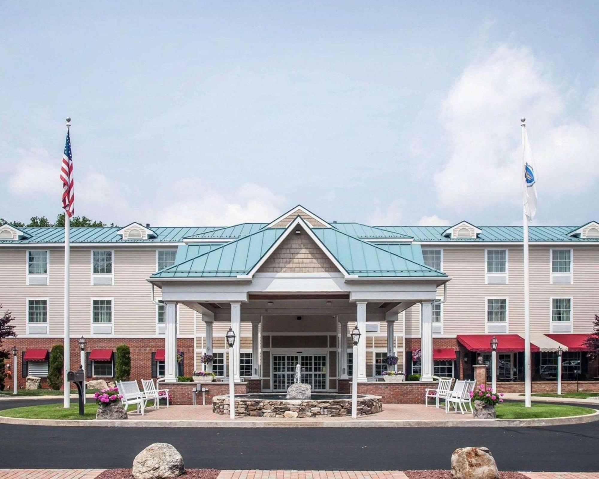 Comfort Inn & Suites Sturbridge-Brimfield Dış mekan fotoğraf