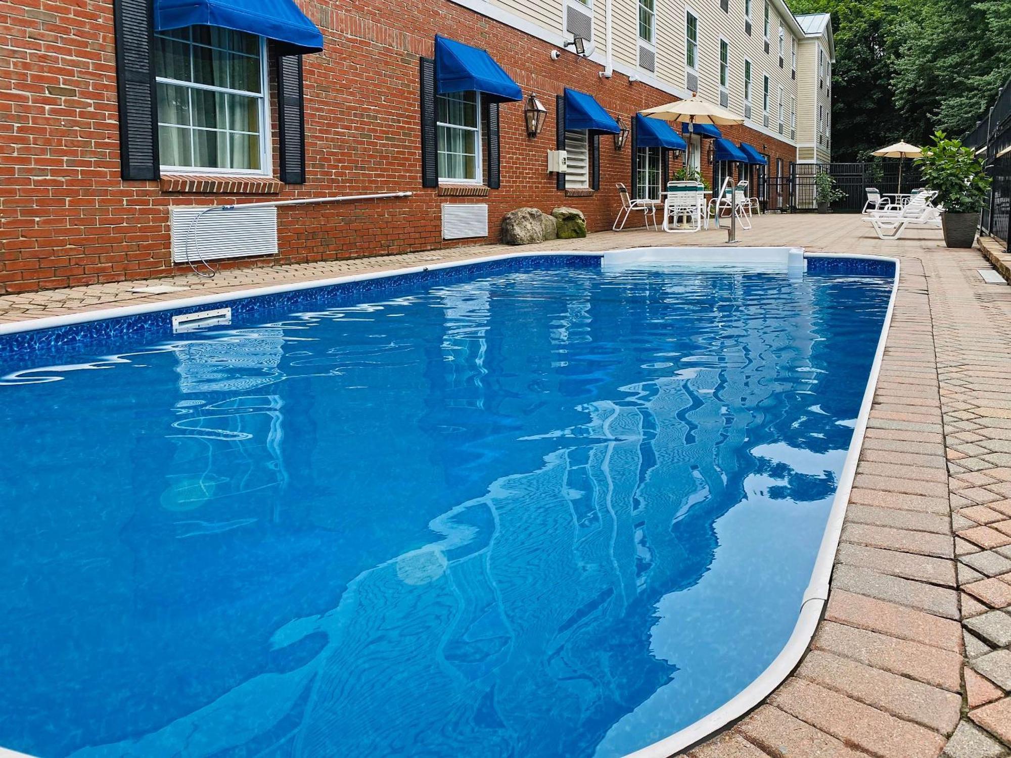 Comfort Inn & Suites Sturbridge-Brimfield Dış mekan fotoğraf