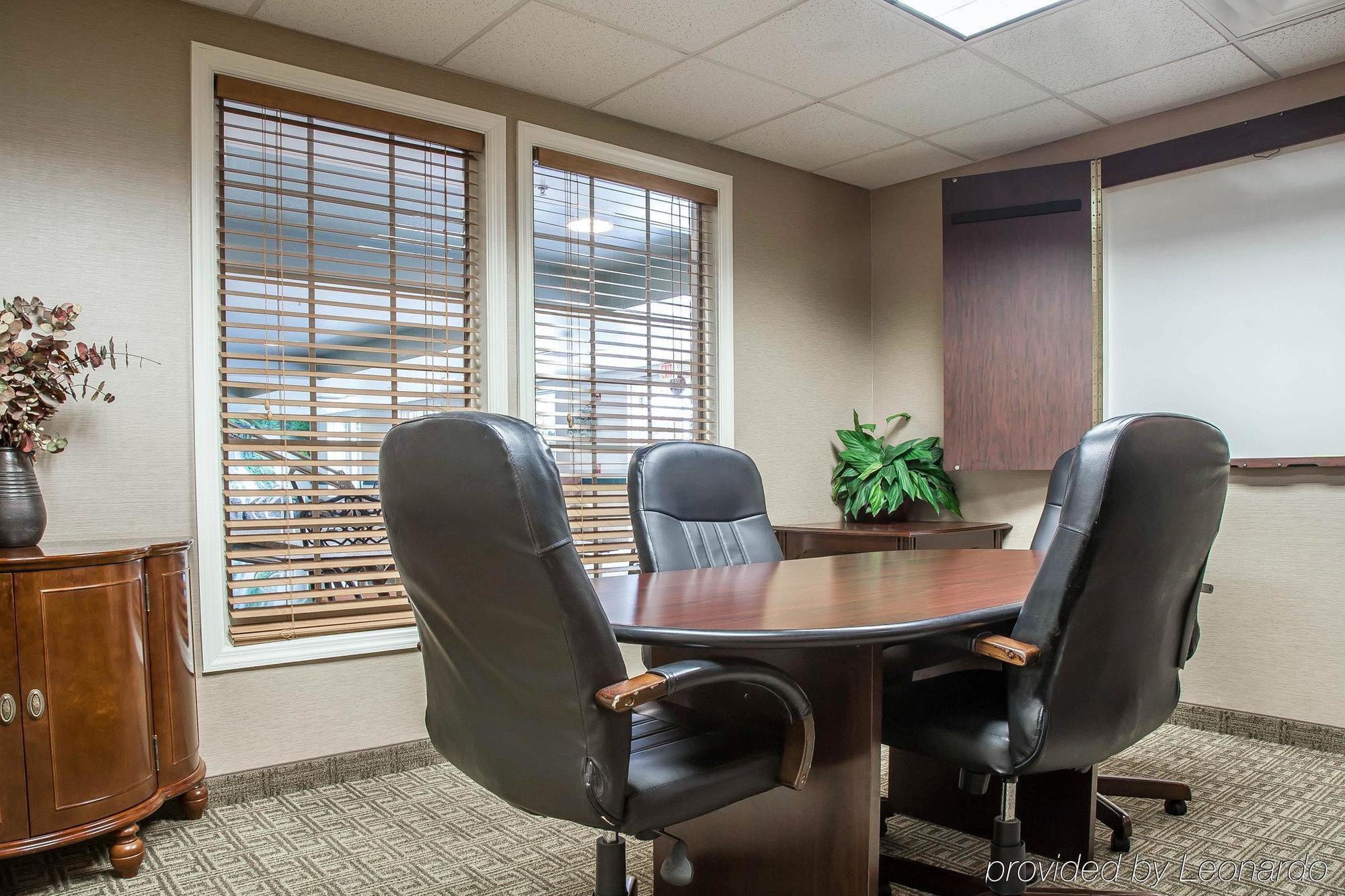 Comfort Inn & Suites Sturbridge-Brimfield Dış mekan fotoğraf