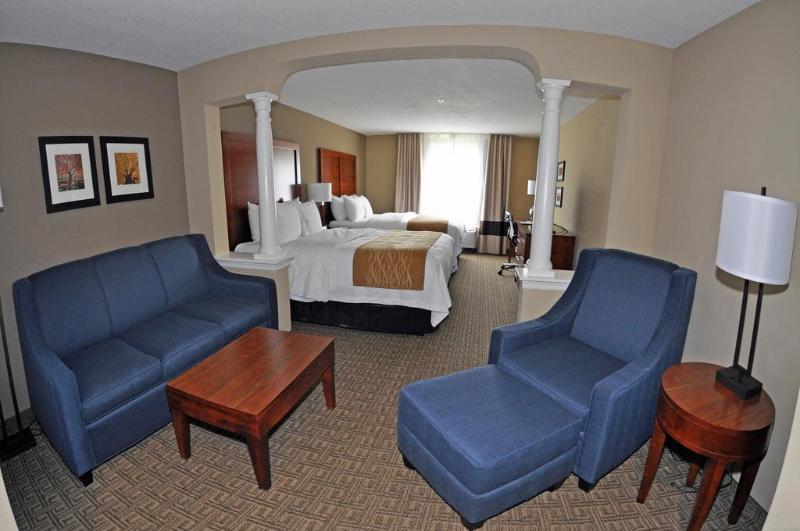 Comfort Inn & Suites Sturbridge-Brimfield Dış mekan fotoğraf