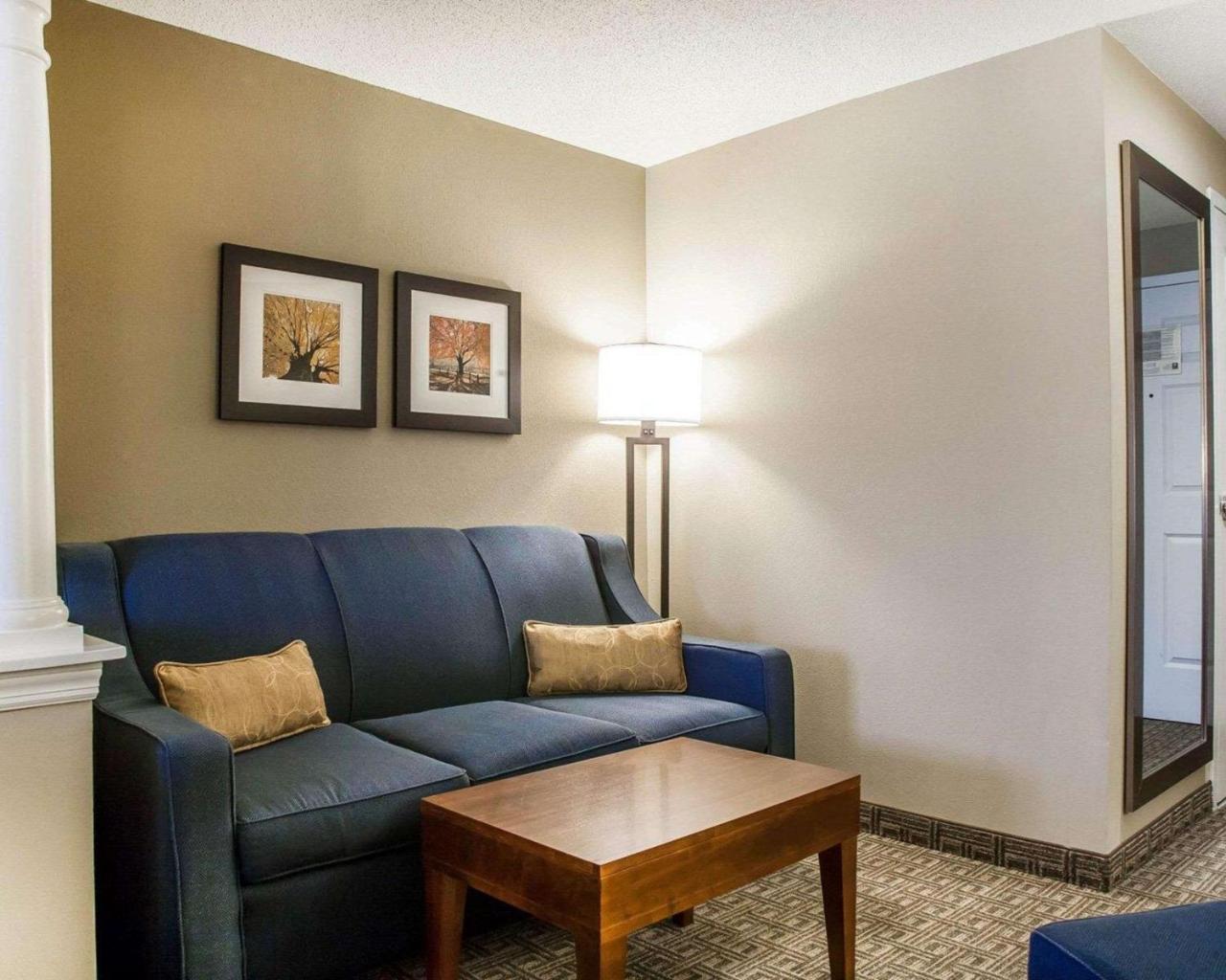 Comfort Inn & Suites Sturbridge-Brimfield Dış mekan fotoğraf