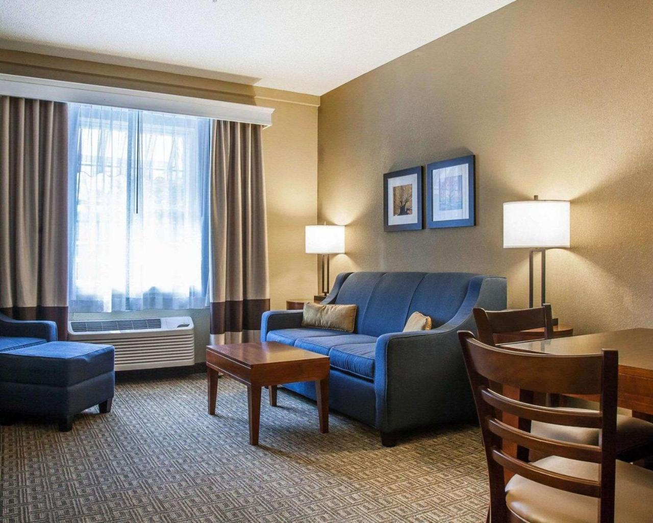 Comfort Inn & Suites Sturbridge-Brimfield Dış mekan fotoğraf