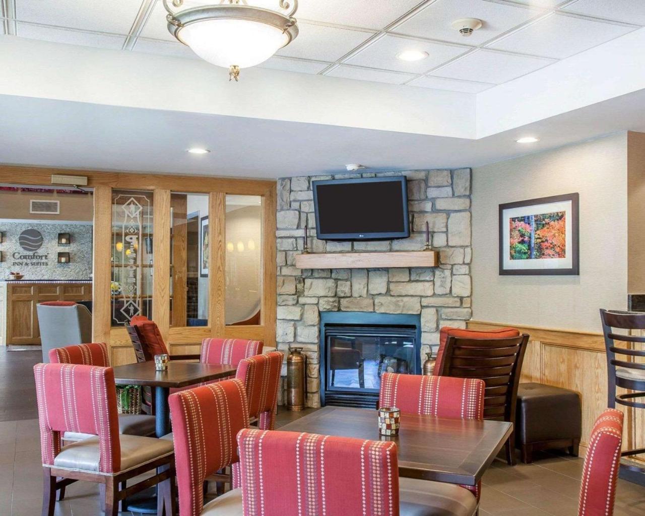 Comfort Inn & Suites Sturbridge-Brimfield Dış mekan fotoğraf