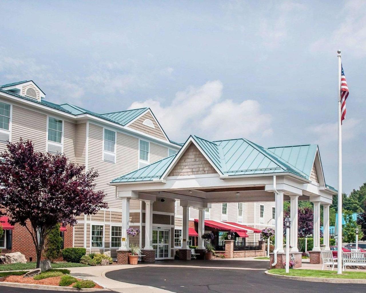 Comfort Inn & Suites Sturbridge-Brimfield Dış mekan fotoğraf